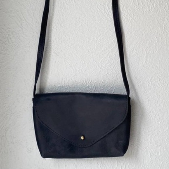 Parker Clay Everly Crossbody Purse Black Leather Mini Bag Classic Casual Style! - Picture 1 of 1